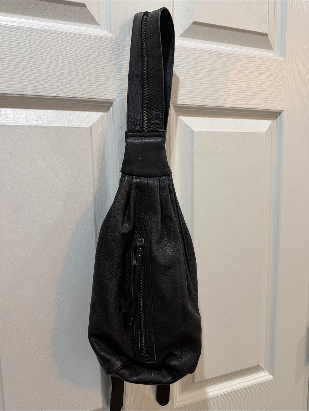 Sundergaard Black Leather Sling Bag/backpack